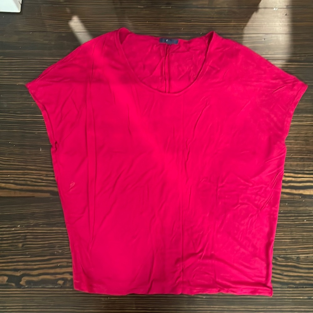 GAP Top - Size M